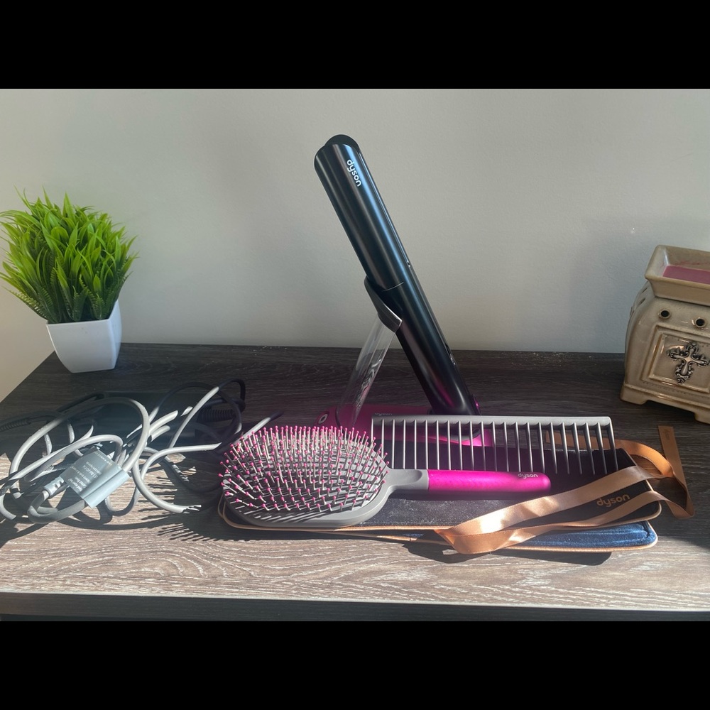 Dyson Hair Styling Set - Black and Pink